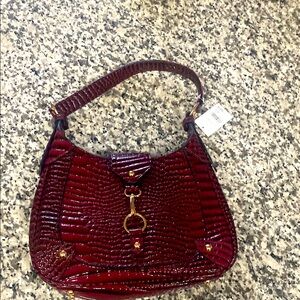 Elegant Burgundy Crocodile-Embossed Shoulder Bag